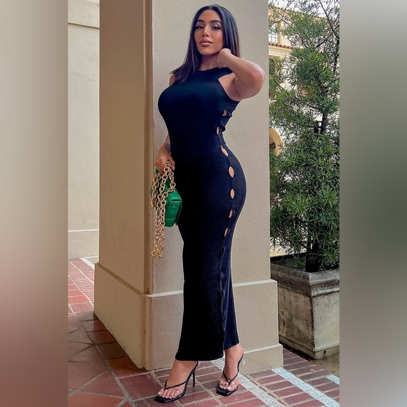 Fashion Nova Dresses & Skirts - NWT Fashion Nova Black Cutout Side Tank Knit Maxi Dress - Women XS